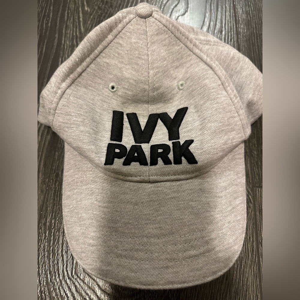 IVY PARK Women’s Gray Cap